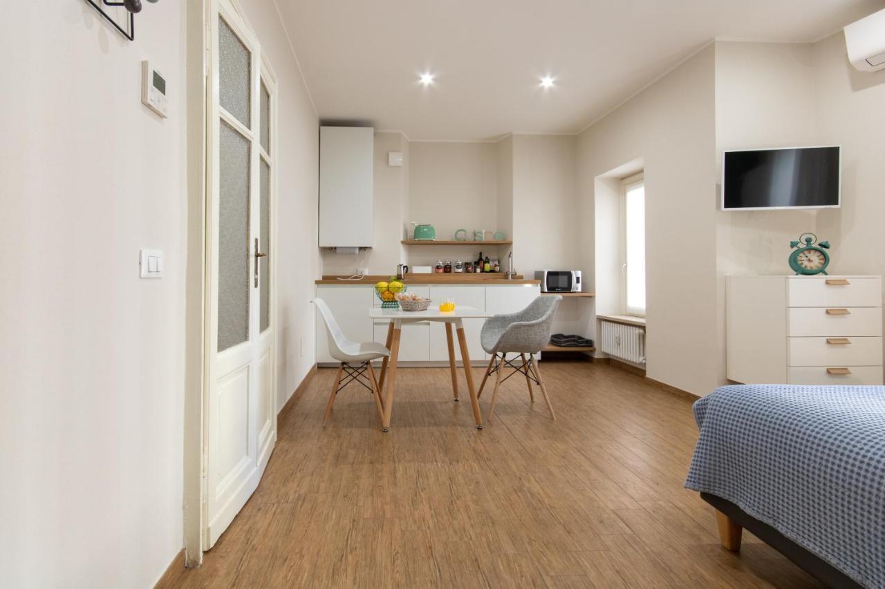 Aqualago Casa Vacanze Apartment C แวร์บาเนีย ภายนอก รูปภาพ