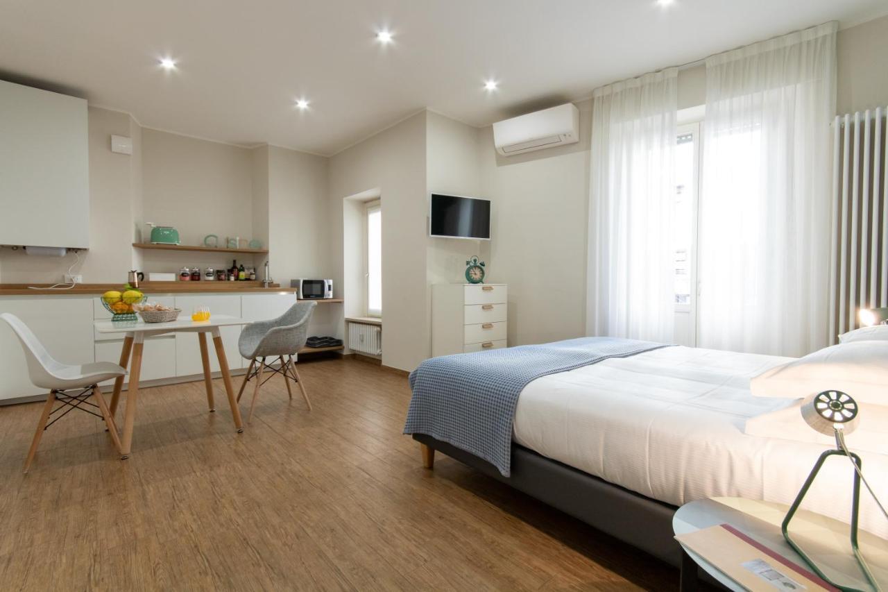 Aqualago Casa Vacanze Apartment C แวร์บาเนีย ภายนอก รูปภาพ